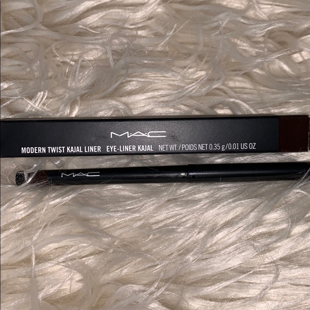 MAC EYE-LINER KAJAL